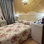 Near Termini Station Penzion 3*