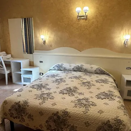 Near Termini Station Penzion