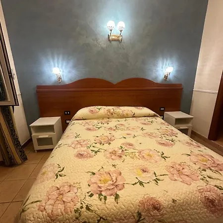 Near Termini Station Penzion 3*